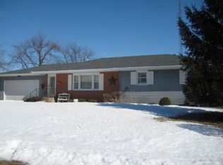 365 N 4th St, Clifton, IL 60927