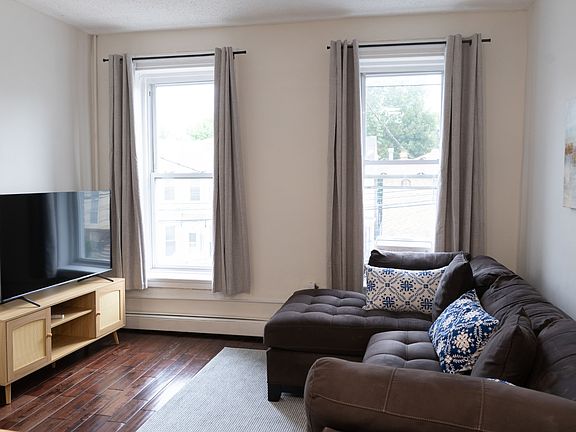 3rd image of 37 Belmont Ave Floor 2
