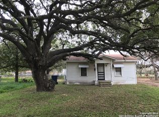 604 Virginia St, Pleasanton, TX 78064