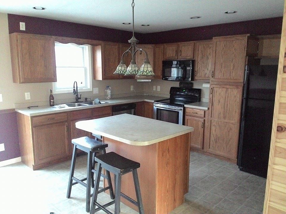 2nd image of 516 Orchard Hill Lane