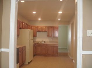942 N 6th St, Reading, PA 19601