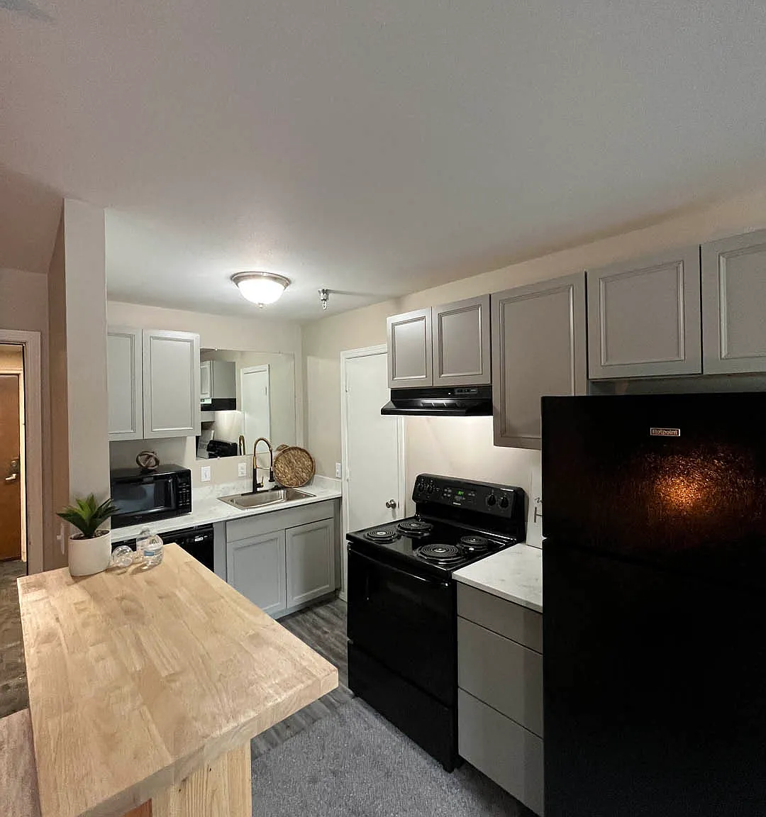 The Lodge Apartments — Photo 4