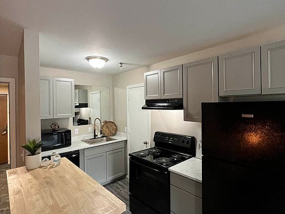 4th image of 8205 E 22nd St #133