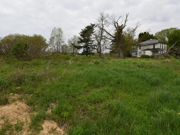 38240 County Road 215, Bangor, MI 49013