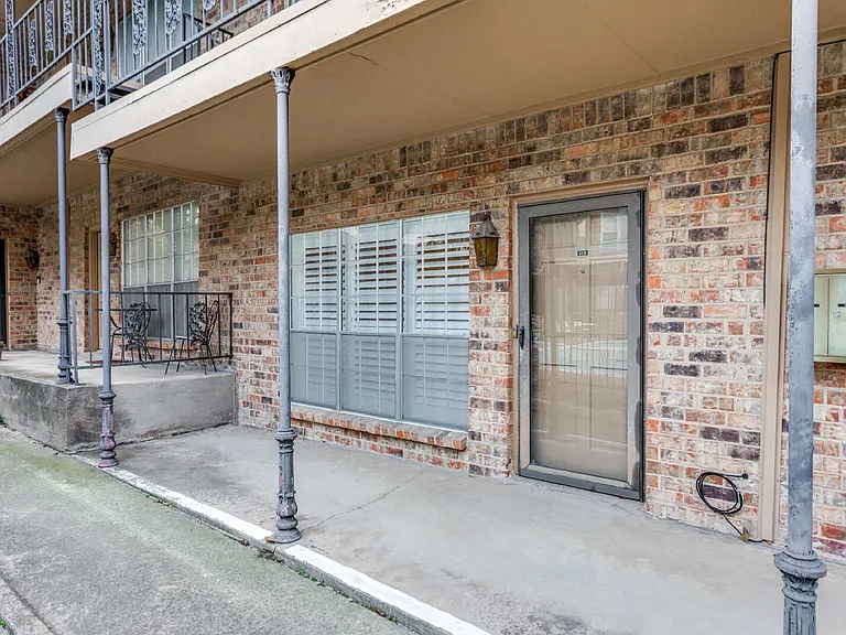 4405 Bellaire Dr S #119 — Photo 2