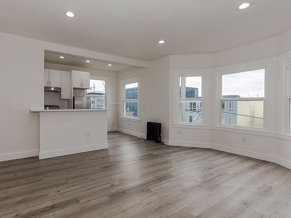 4th image of 4748 Balboa St #302