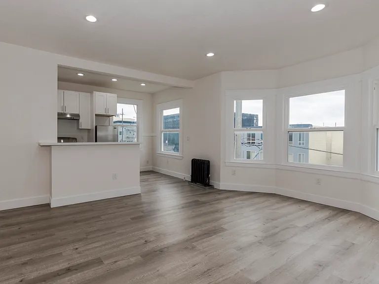 4748 Balboa St #302 — Photo 4