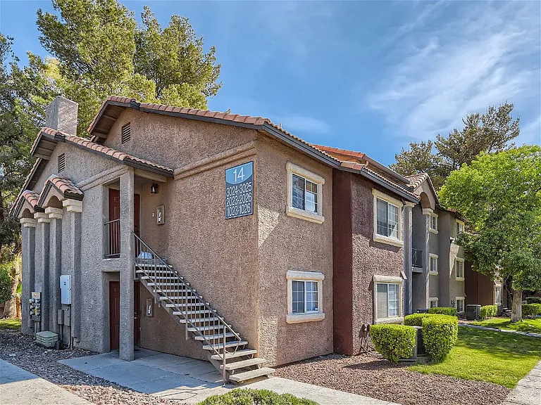 2750 S Durango Dr — Photo 28