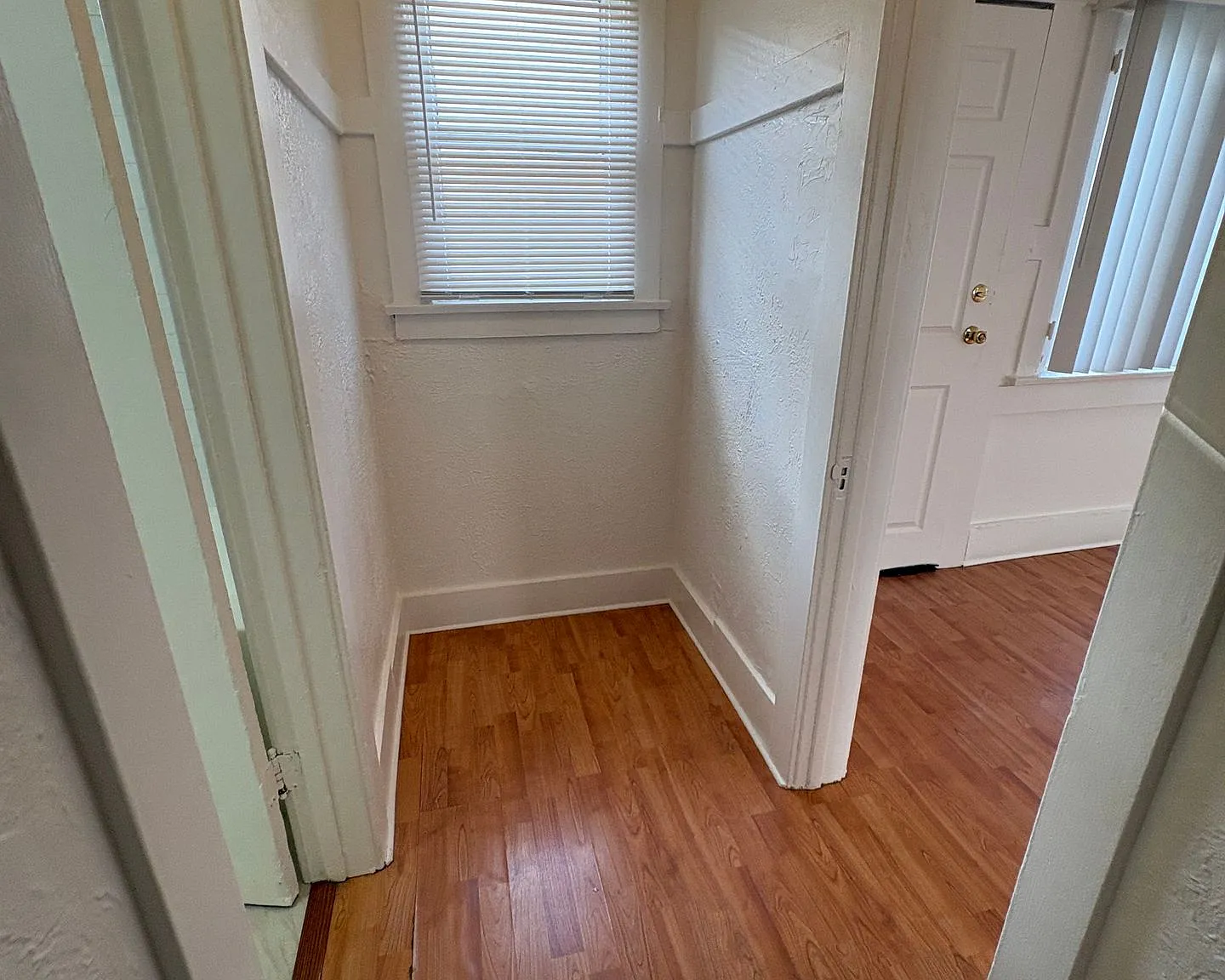 924 E. 3rd St #11 — Photo 1