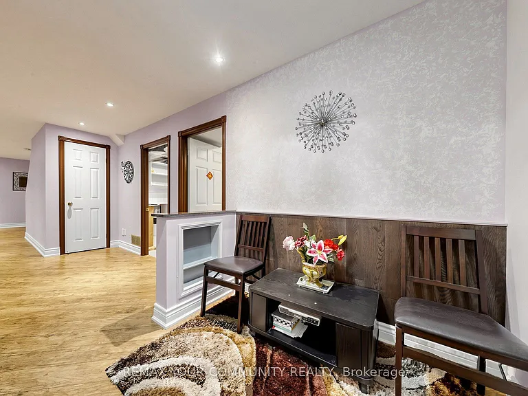 32 Soho Cres #BASEMENT — Photo 16