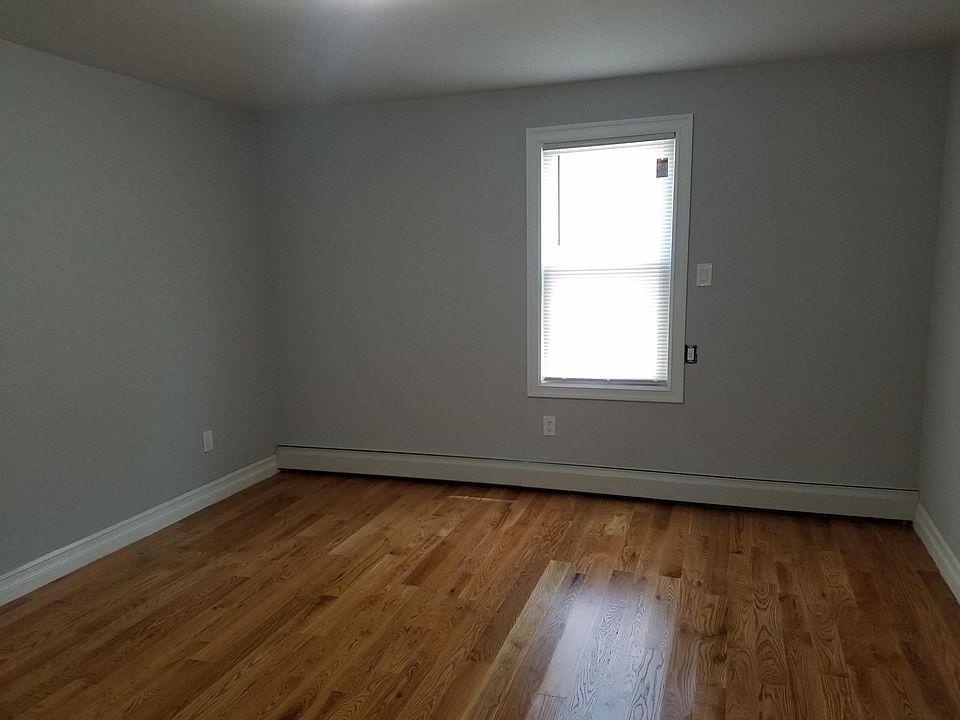 1st image of 1268 E 88th St