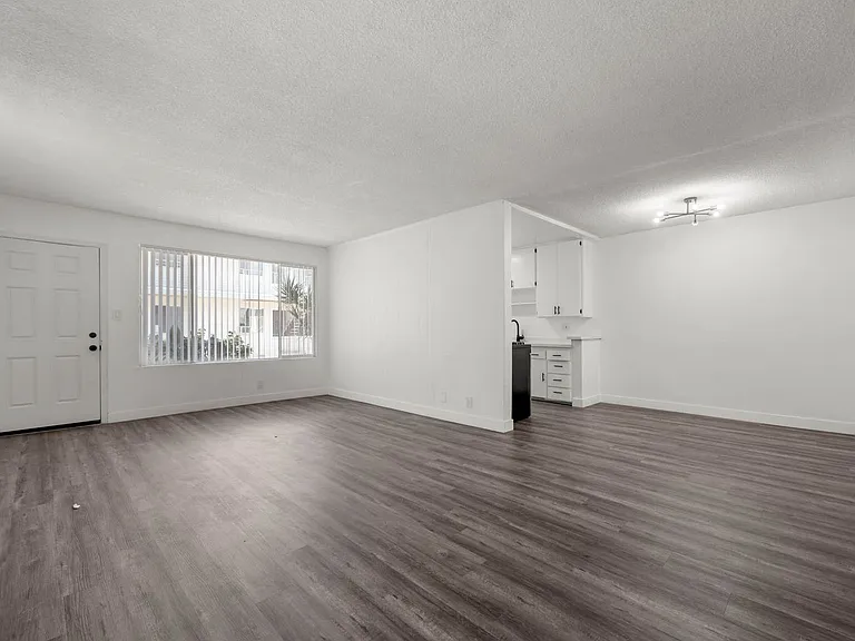 3933 Nicolet Ave — Photo 8