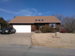 1418 Holly Ln, Junction City, KS 66441