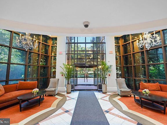 3rd image of 10101 Grosvenor Pl APT 1804