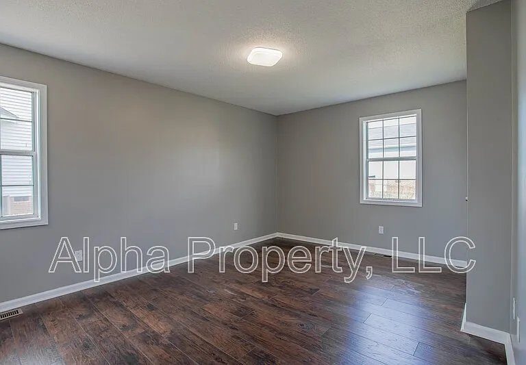 210 Carter St — Photo 12