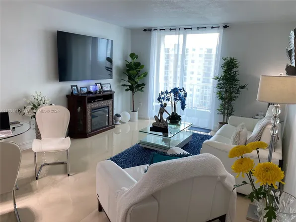 117 NW 42nd Ave APT 1407, Miami, FL 33126