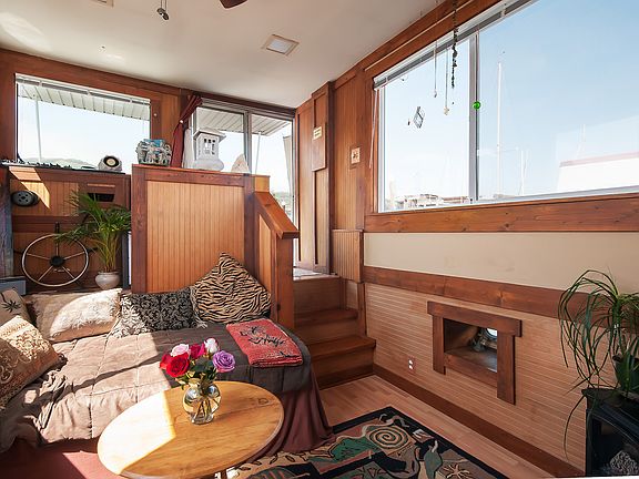 4th image of 2350 Marinship Way