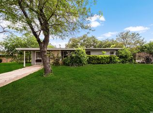261 Weathercock Ln, Windcrest, TX 78239