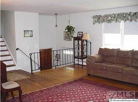 4th image of 296 Osborne Ave