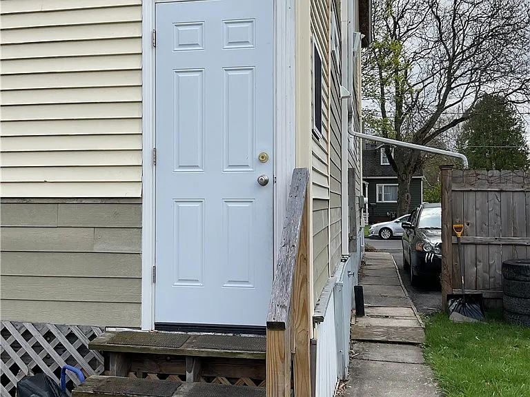 104 Franklin St — Photo 15