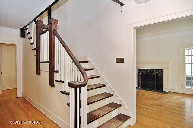 2nd image of 942 N Grove Ave