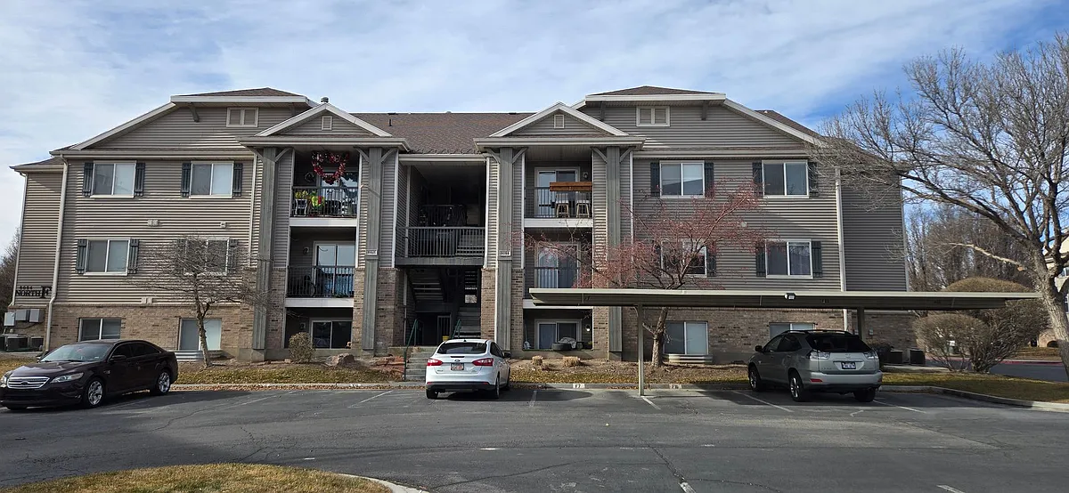 Building Photo - 8084 N Ridge Loop E #F12