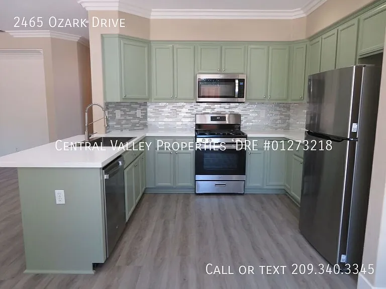 2465 Ozark Dr — Photo 8