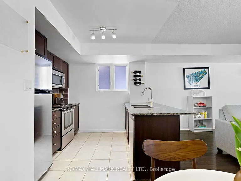 11 Ruttan St #122 — Photo 7