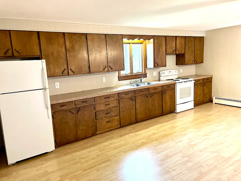 5 Edwards Ave #A — Photo 4