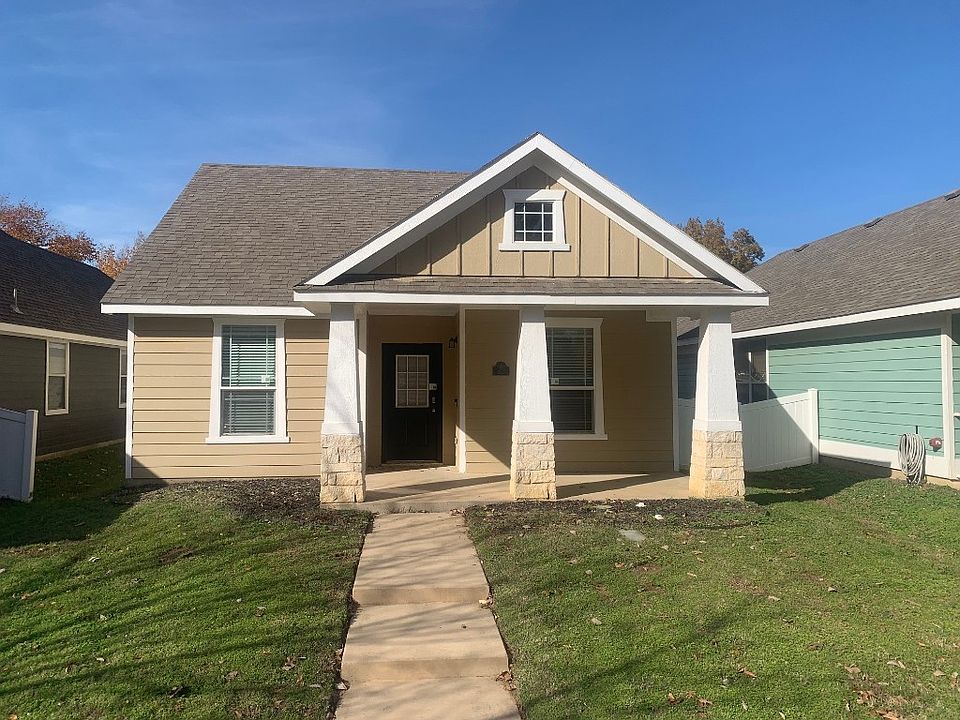 1st image of 1817 Cambridge Dr