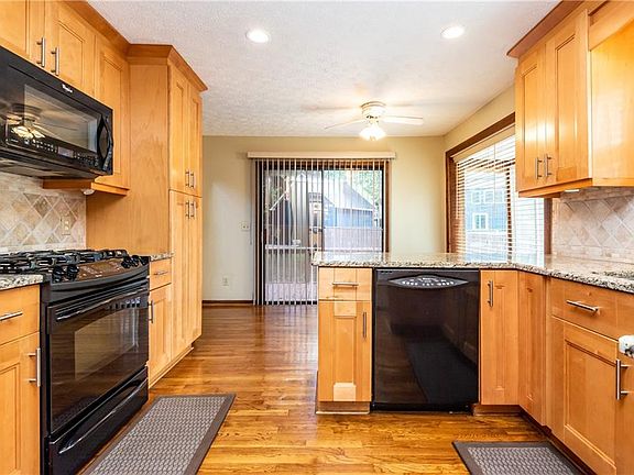 3rd image of 2420 Rachel Ct