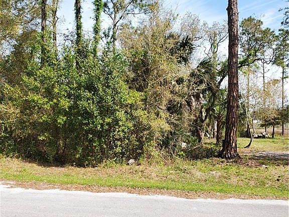 3rd image of Lakeside Dr