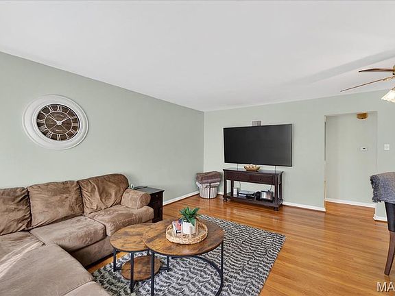 4th image of 9467 Arban Dr