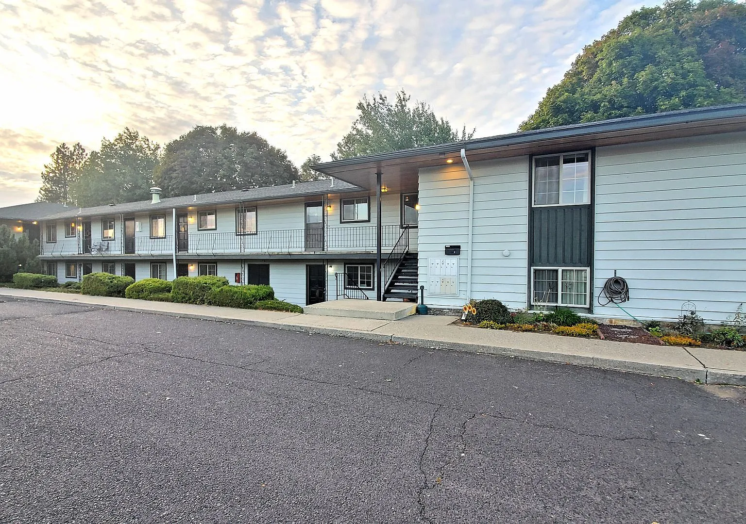 Bismark Apts. — Photo 1