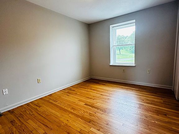 5th image of 106 Dutch Mill Ct
