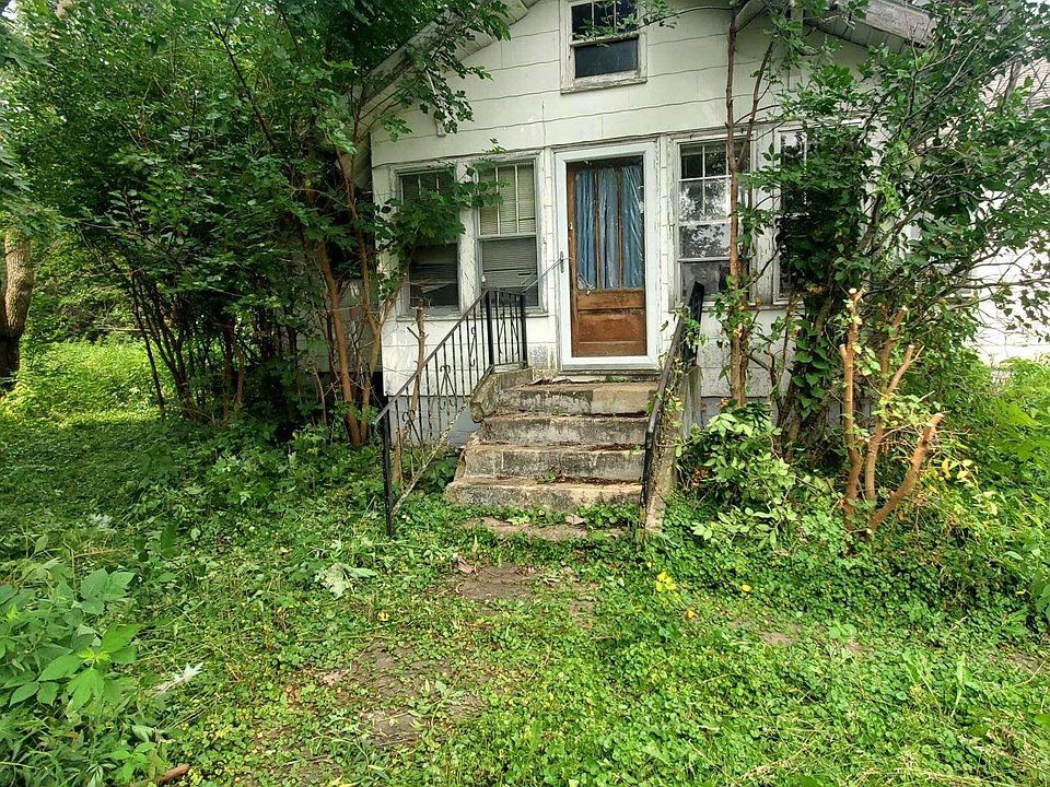 2nd image of 2386 Carl Pl