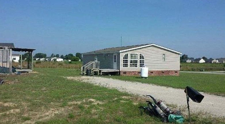 2nd image of 204 Sweetwater Dr