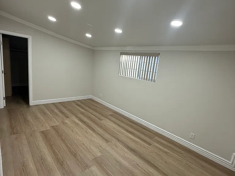 1125 Stanley Ave — Photo 11