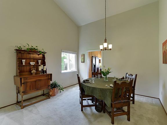 4th image of 10406 Avenida Ln