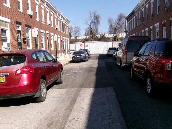 3rd image of 905 N Belnord Ave
