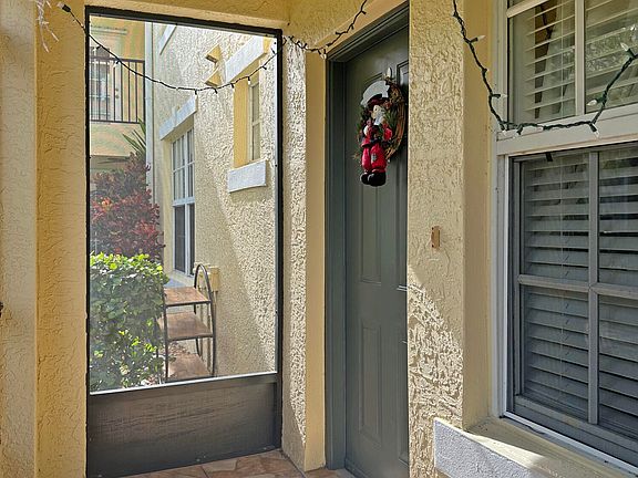 5th image of 152 SW Peacock Boulevard #27-102