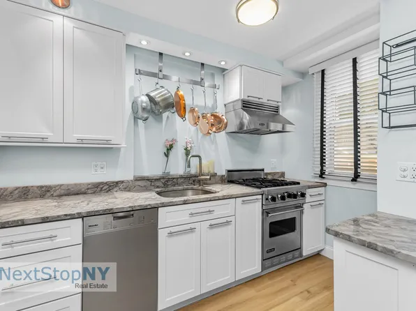 520 East 76th Street image 5 of 9