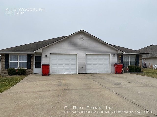 1st image of 413 NW Woodbury Dr