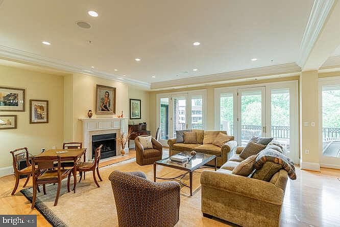 1st image of 10401 Strathmore Park Ct #3/401