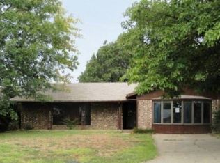 1803 Arkansas St, Gainesville, TX 76240