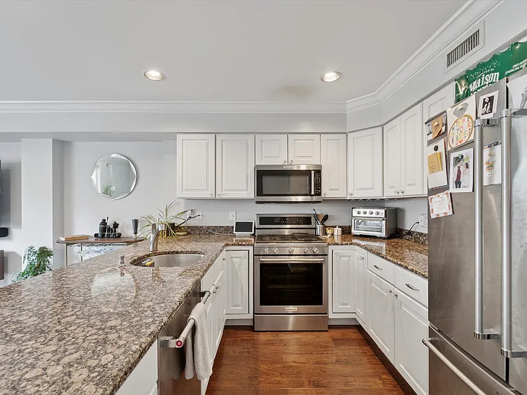212-24 S 24th St #2416B — Photo 5