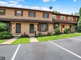 118 Village Dr, Boyertown, PA 19512