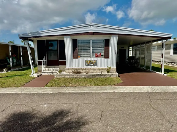 528 Parakeet Ln, Largo, FL 33770