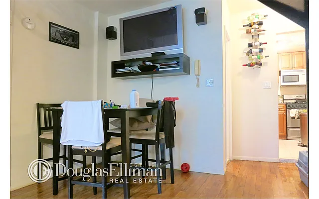 Rented by Douglas Elliman | media 15