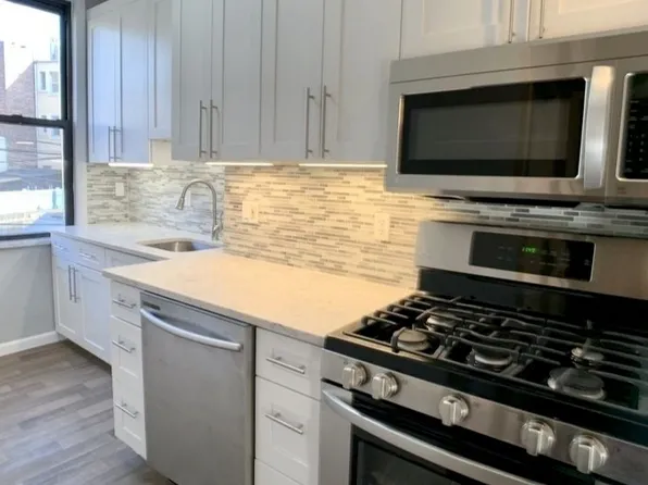 18 Russell St #2L, Brooklyn, NY 11222